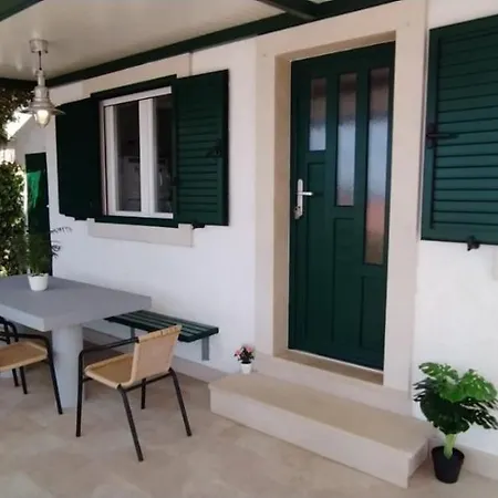 Holiday home Kuca Jakov Nerezisca