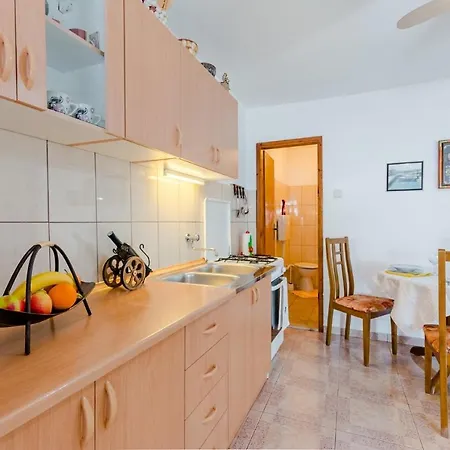 Kuca Jakov Holiday home Nerezisca