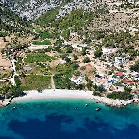 Holiday home Kuca Jakov Nerezisca