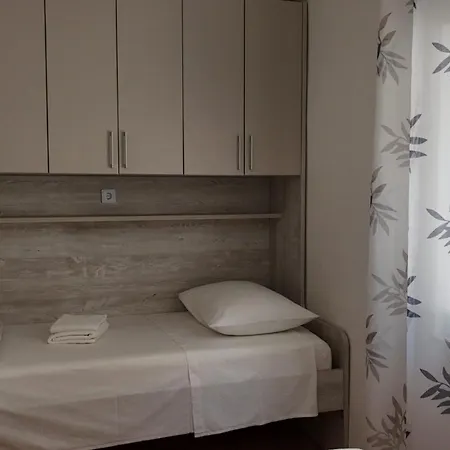 Kuca Jakov Holiday home Nerezisca